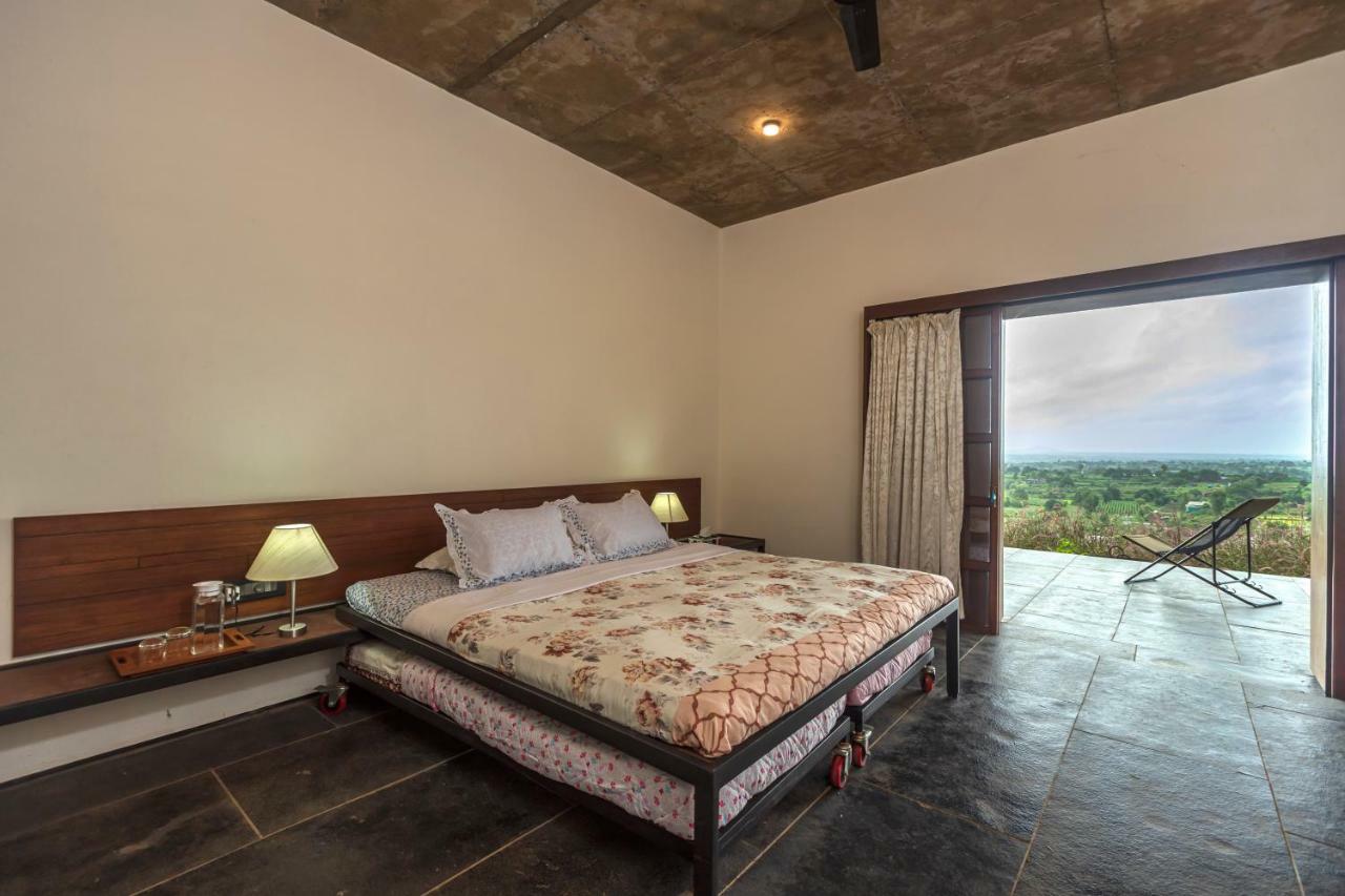 Saffronstays Zen, Igatpuri - Lake-View Villa With Indoor And Outdoor Games Ngoại thất bức ảnh